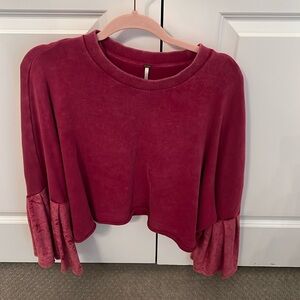 Free People adorable cropped top with bell sleeves